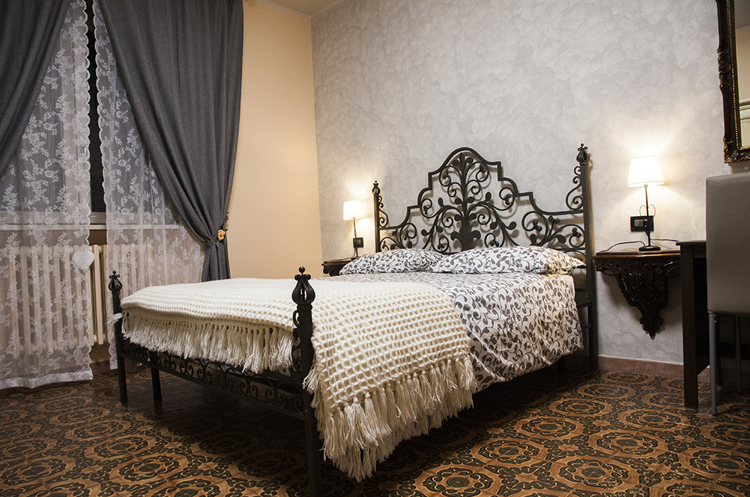 Letto matrimoniale PO Bed and Breakfast Lomellina